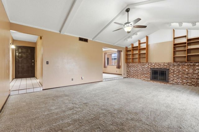 1721 Beverly Avenue, Clovis, CA 93611