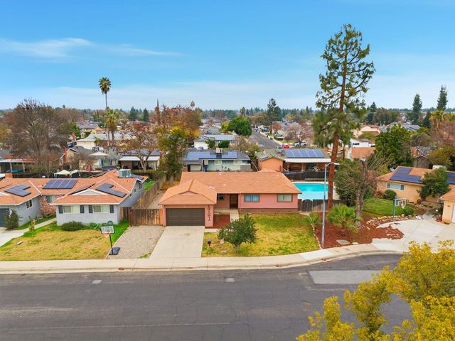 1721 Beverly Avenue, Clovis, CA 93611