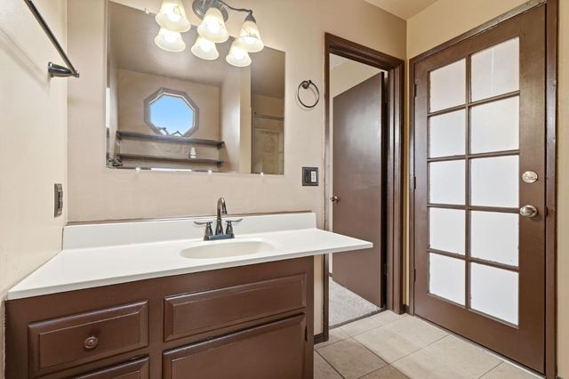 1721 Beverly Avenue, Clovis, CA 93611