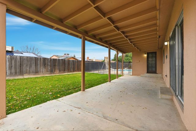 1721 Beverly Avenue, Clovis, CA 93611