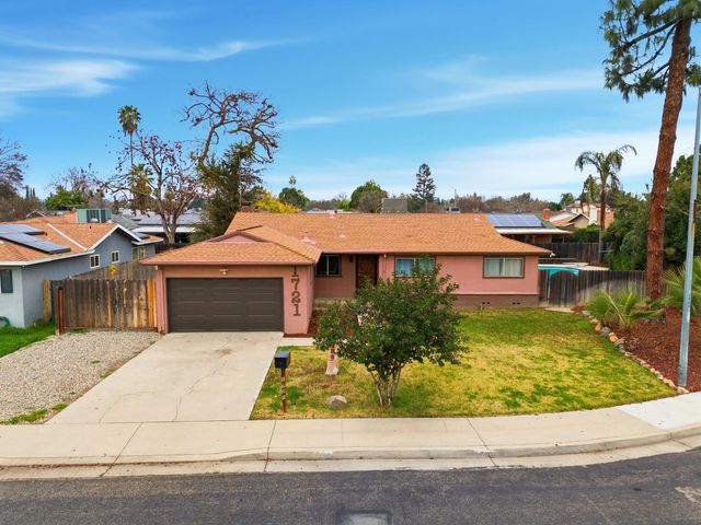 1721 Beverly Avenue, Clovis, CA 93611