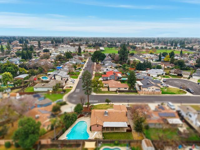 1721 Beverly Avenue, Clovis, CA 93611