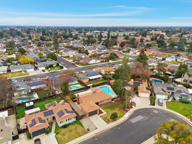 1721 Beverly Avenue, Clovis, CA 93611