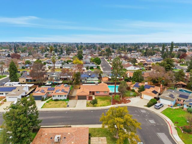 1721 Beverly Avenue, Clovis, CA 93611