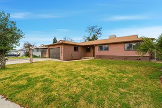 1721 Beverly Avenue, Clovis, CA 93611