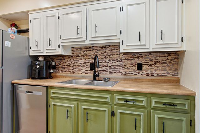 1020 Heritage Dr, Madison, TN 37115