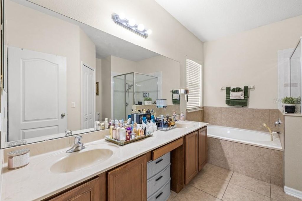 Image 13 of property listing at 1502 FERN BAY COURT, Orlando, FL 32824