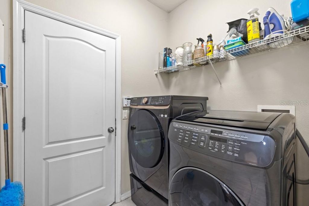 Image 19 of property listing at 1502 FERN BAY COURT, Orlando, FL 32824