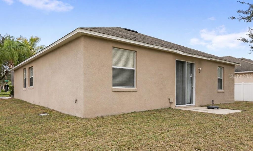 Image 20 of property listing at 1502 FERN BAY COURT, Orlando, FL 32824