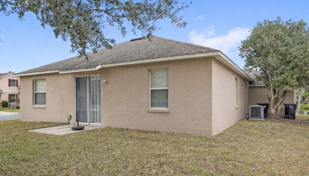 Image 21 of property listing at 1502 FERN BAY COURT, Orlando, FL 32824