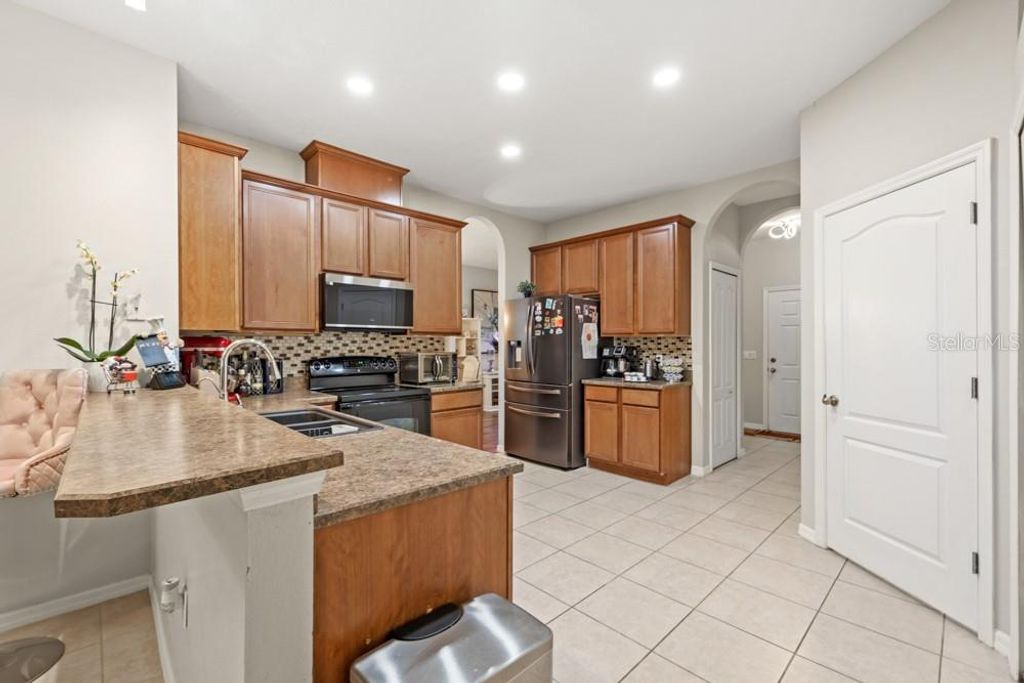 Image 6 of property listing at 1502 FERN BAY COURT, Orlando, FL 32824