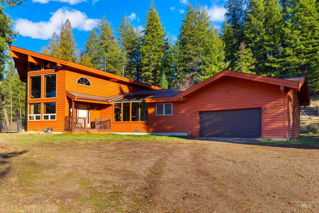 325 Wambli Wahohpi, Cocolalla, ID 83809