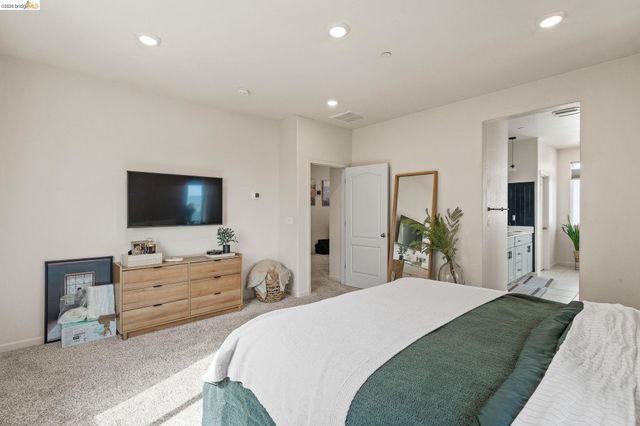 916 Diego Dr, Oakley, CA 94561