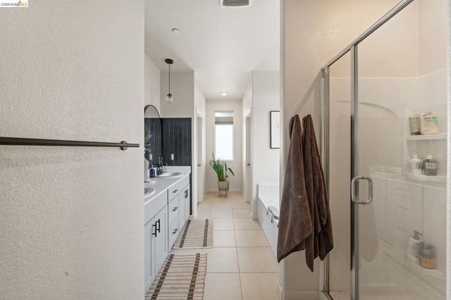 916 Diego Dr, Oakley, CA 94561