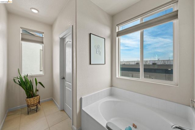 916 Diego Dr, Oakley, CA 94561