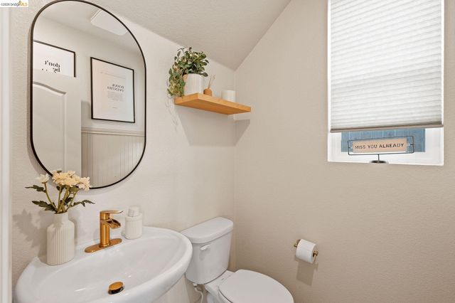 916 Diego Dr, Oakley, CA 94561