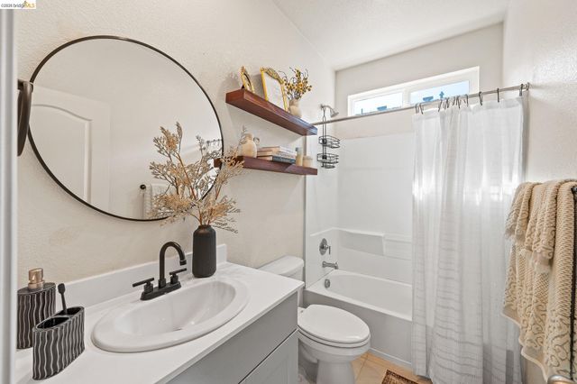 916 Diego Dr, Oakley, CA 94561