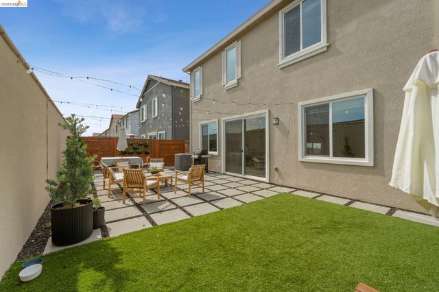 916 Diego Dr, Oakley, CA 94561