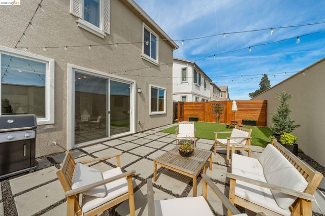 916 Diego Dr, Oakley, CA 94561