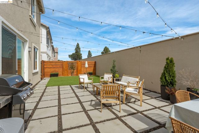 916 Diego Dr, Oakley, CA 94561