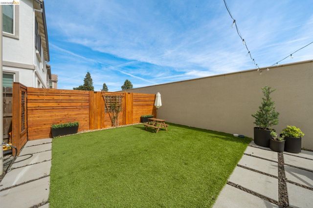 916 Diego Dr, Oakley, CA 94561