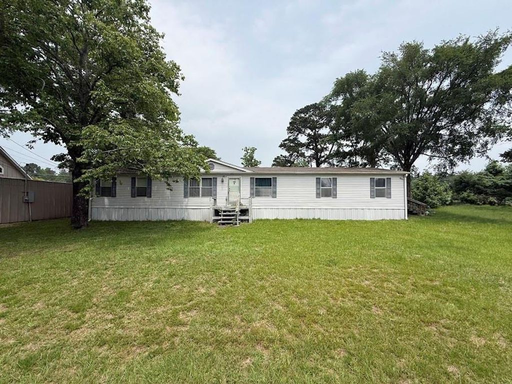 194 Mesquite, Livingston, TX 77351