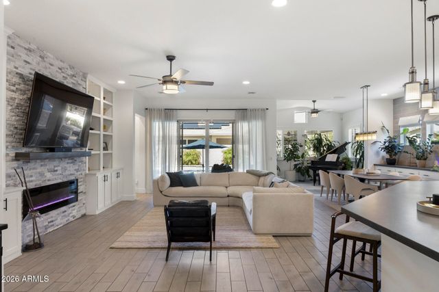 21242 W HILLCREST Boulevard, Buckeye, AZ 85396