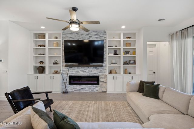 21242 W HILLCREST Boulevard, Buckeye, AZ 85396