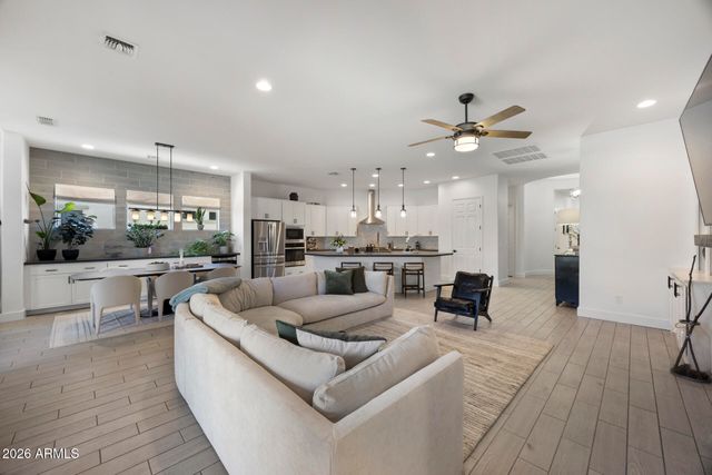 21242 W HILLCREST Boulevard, Buckeye, AZ 85396