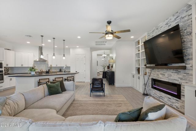 21242 W HILLCREST Boulevard, Buckeye, AZ 85396