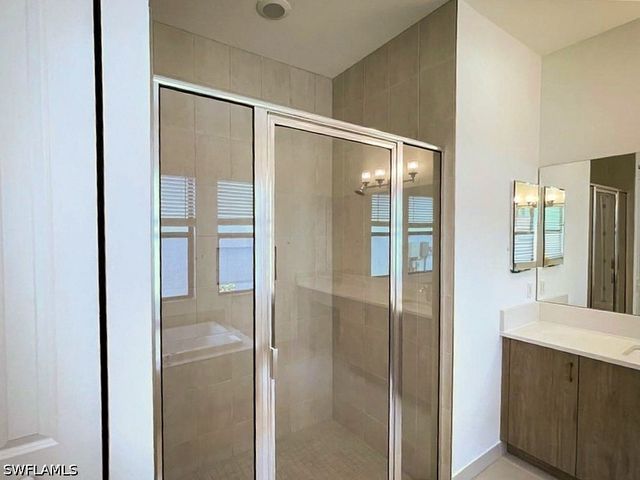 20914 Thistle Leaf LN, Estero, FL 33928