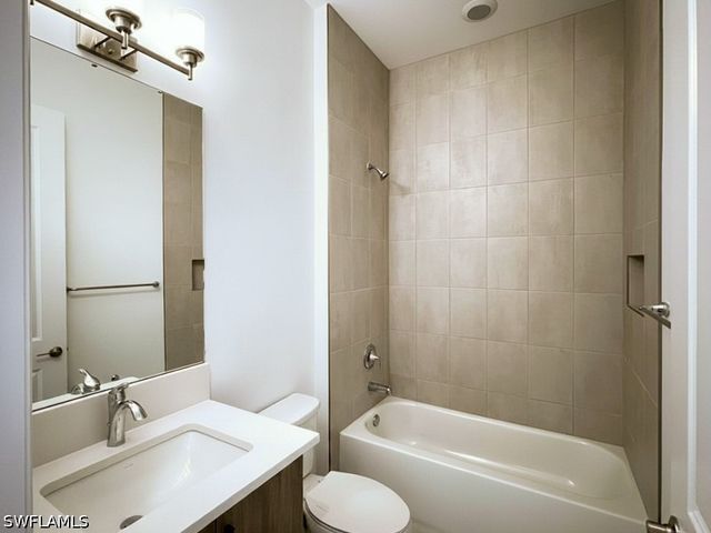 20914 Thistle Leaf LN, Estero, FL 33928