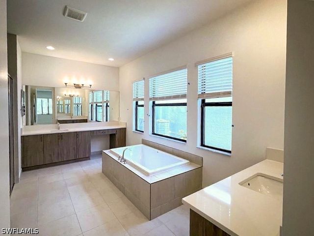 20914 Thistle Leaf LN, Estero, FL 33928
