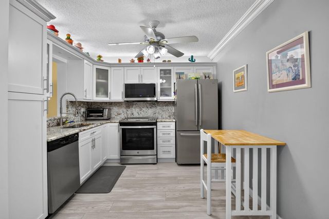 18901 Haywood Terrace Apt 4, Boca Raton, FL 33496
