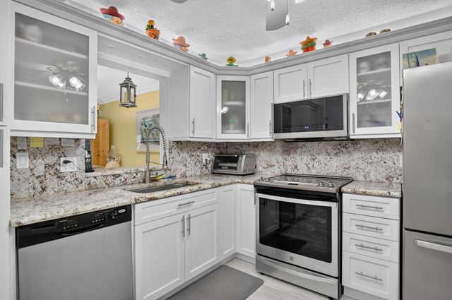 18901 Haywood Terrace Apt 4, Boca Raton, FL 33496