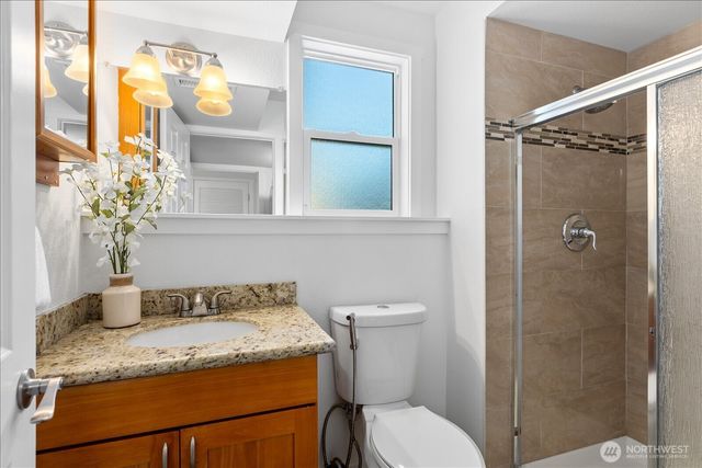 1061 NW 167th St, Shoreline, WA 98177