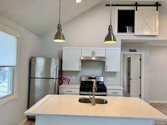 9 Greenwich Avenue, Bayville, NY 11709