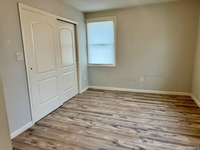 9 Greenwich Avenue, Bayville, NY 11709