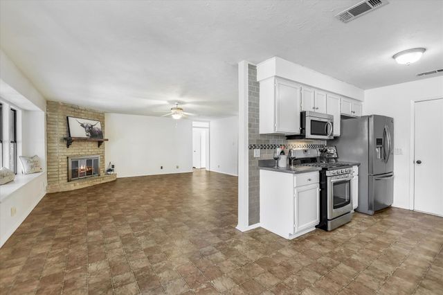 10104 Woodland Village DR, Austin, TX 78750