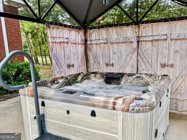 384 Lakemere Lane NW, Milledgeville, GA 31061