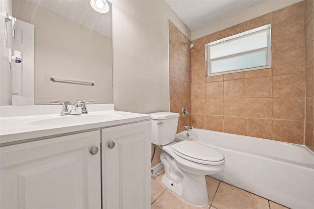 1895 S IVEY LANE, Orlando, FL 32811