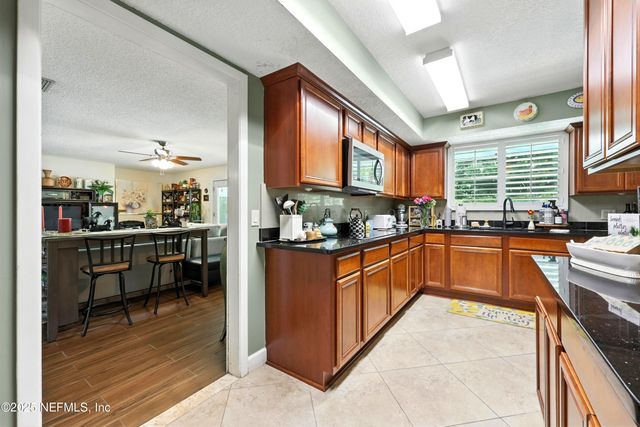 6812 CABALLERO Drive, Jacksonville, FL 32217