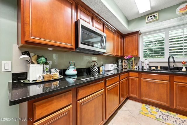 6812 CABALLERO Drive, Jacksonville, FL 32217