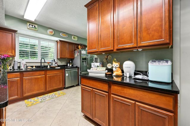 6812 CABALLERO Drive, Jacksonville, FL 32217