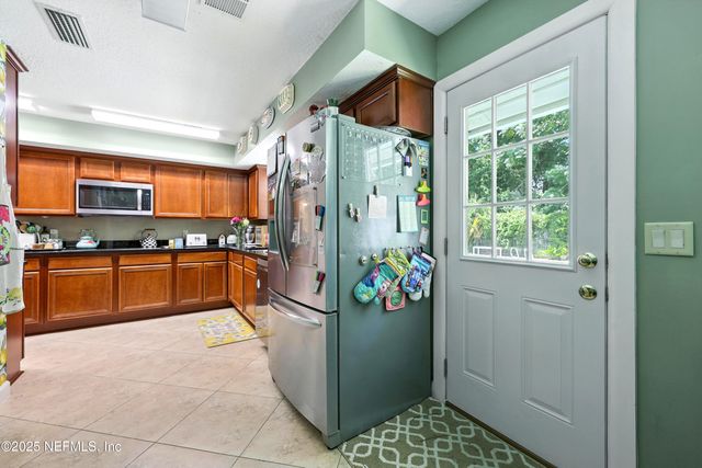 6812 CABALLERO Drive, Jacksonville, FL 32217