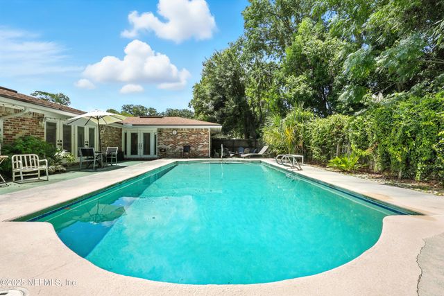 6812 CABALLERO Drive, Jacksonville, FL 32217