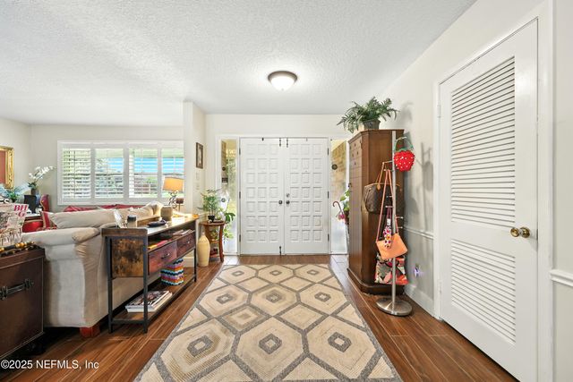 6812 CABALLERO Drive, Jacksonville, FL 32217