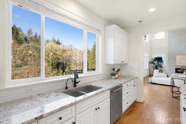 15903 98th Avenue NE, Bothell, WA 98011