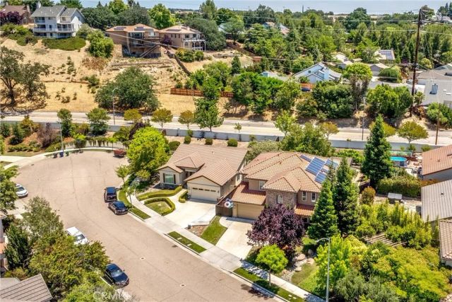 204 Vista Del Rio Court, Paso Robles, CA 93446