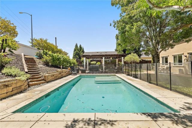 204 Vista Del Rio Court, Paso Robles, CA 93446